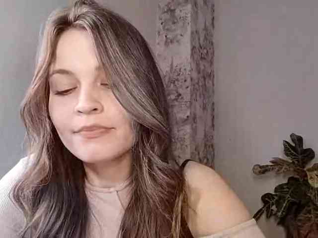 MaisieFresta webcam