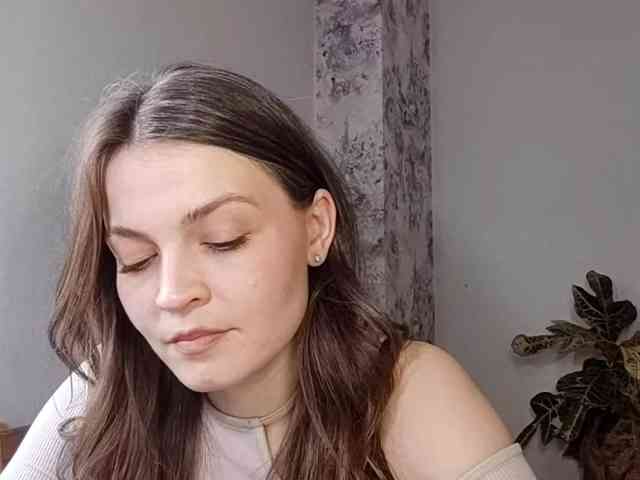 MaisieFresta webcam