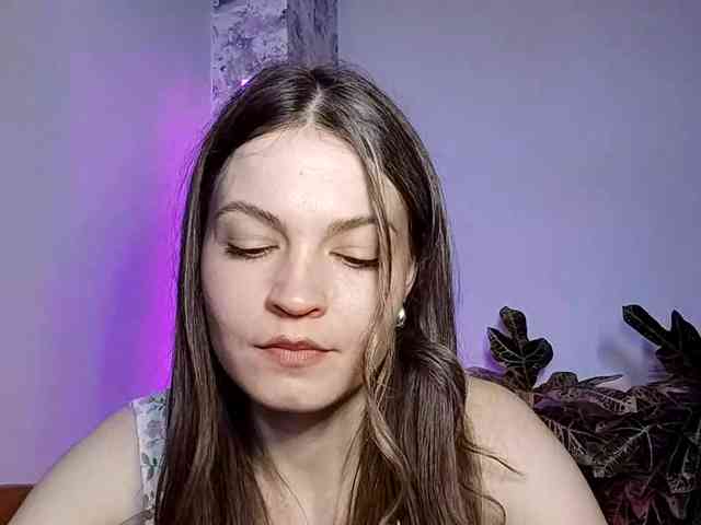 MaisieFresta webcam