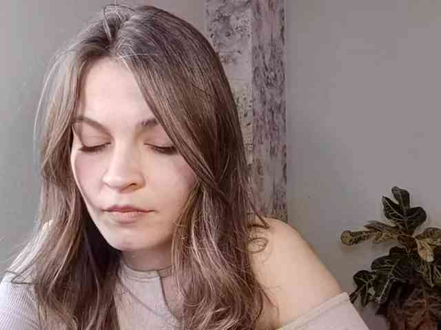 MaisieFresta webcam