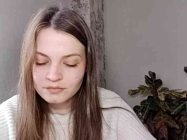 MaisieFresta webcam