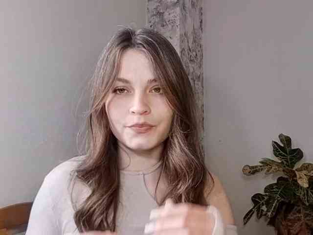 MaisieFresta webcam