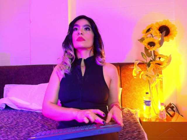 Lexieblacke live cam on BongaCams