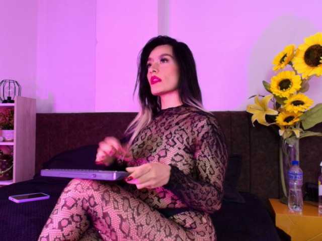 Lexieblacke live cam on BongaCams