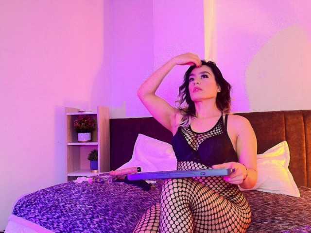 Lexieblacke live cam on BongaCams