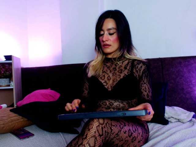 Lexieblacke live cam on BongaCams