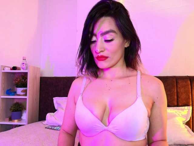 Lexieblacke live cam on BongaCams