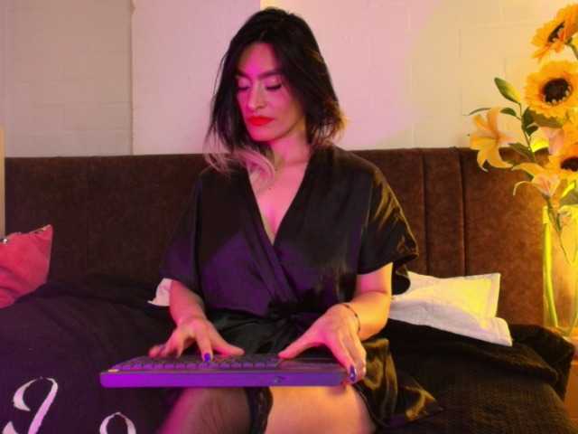 Lexieblacke live cam on BongaCams