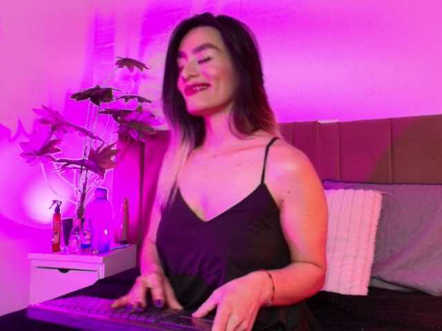 Lexieblacke live cam on BongaCams