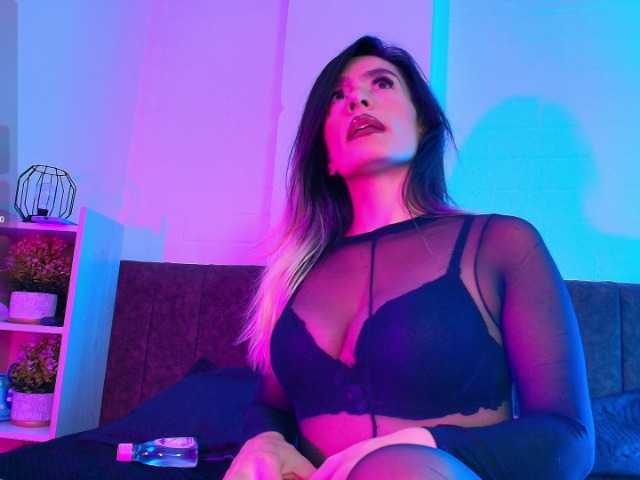 Lexieblacke live cam on BongaCams