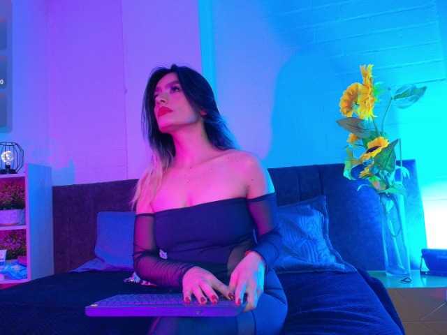 Lexieblacke live cam on BongaCams