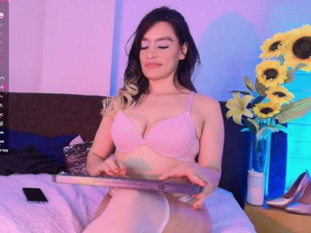Lexieblacke live cam on BongaCams