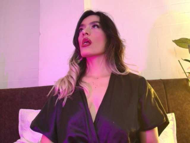 Lexieblacke live cam on BongaCams