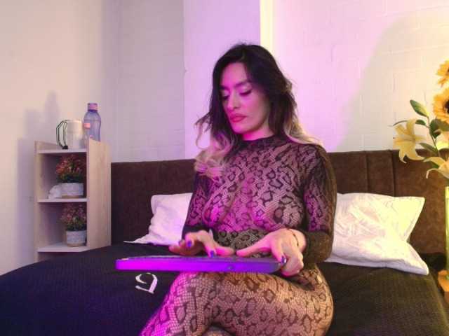 Lexieblacke live webcam show