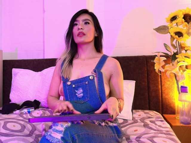 Lexieblacke live cam on BongaCams