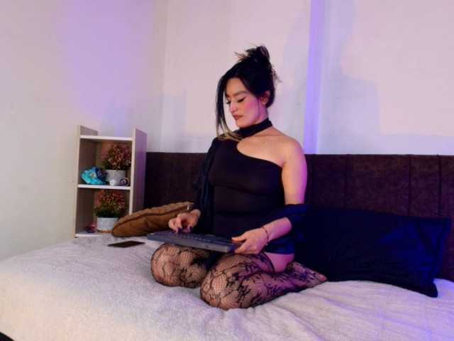 Lexieblacke Live Cam on BongaCams