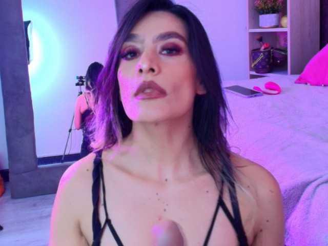 Lexieblacke live cam on BongaCams