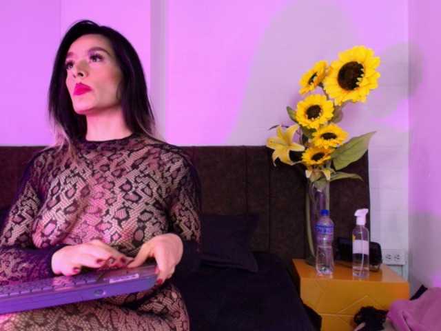 Lexieblacke live cam on BongaCams