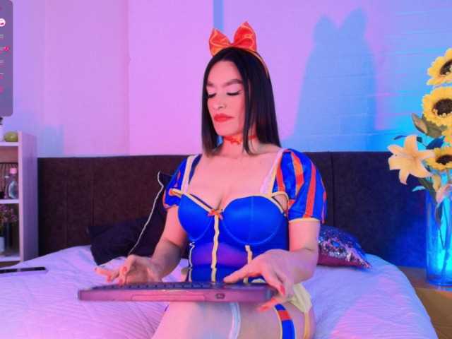 Lexieblacke live cam on BongaCams
