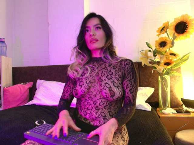 Lexieblacke live cam on BongaCams