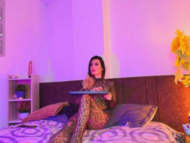 Lexieblacke live cam on BongaCams
