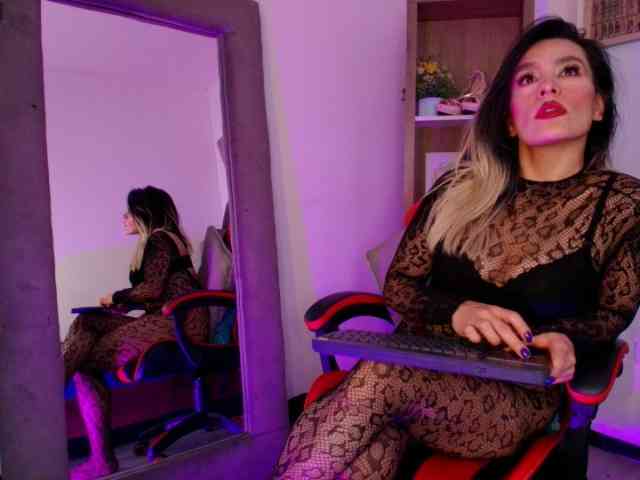 Lexieblacke Live Webcam on BongaCams