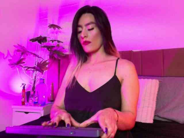 Lexieblacke Live Webcam on BongaCams