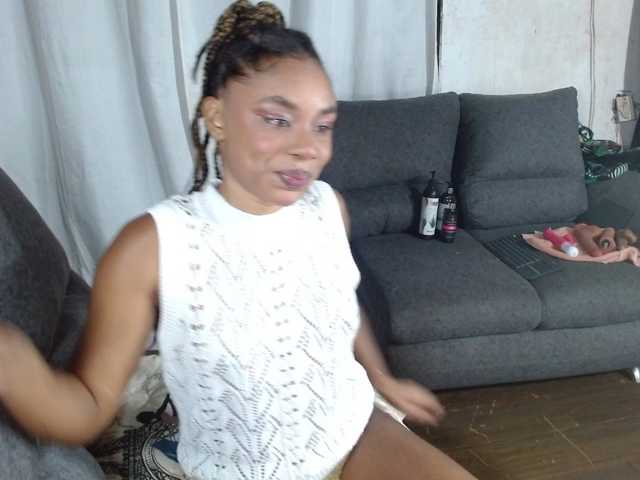 Ebony-joness live cam on BongaCams