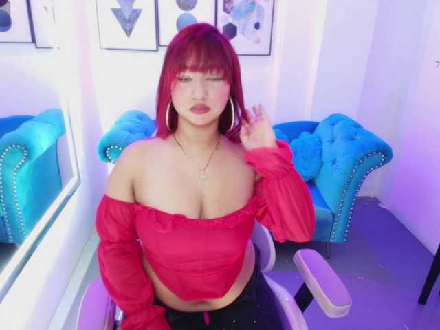 Nahomi-velmont live cam on BongaCams