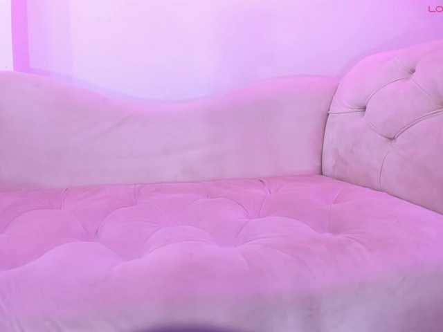 Nahomi-velmont live cam on BongaCams