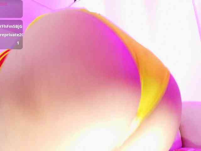 Nahomi-velmont webcam