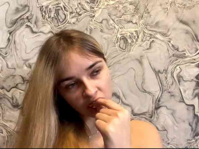 YesseniaMuchmore webcam