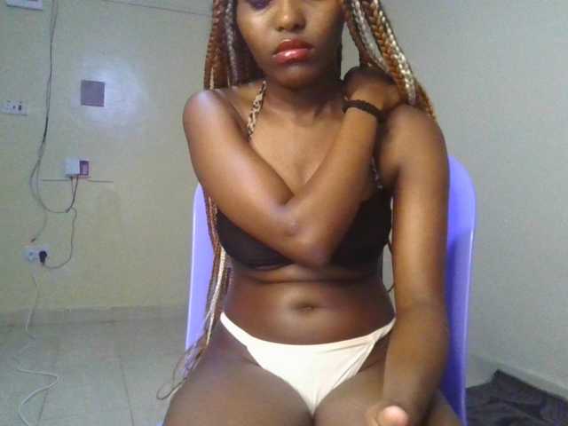 Sex chat gratuit in direct cu NaughtyWhispers pe BongaCams