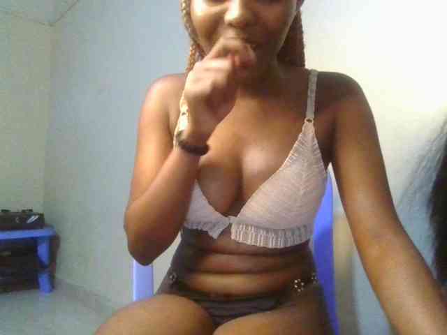 Brianasexy4u webcam