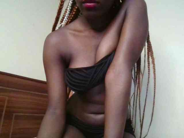 NaughtyWhispers webcam