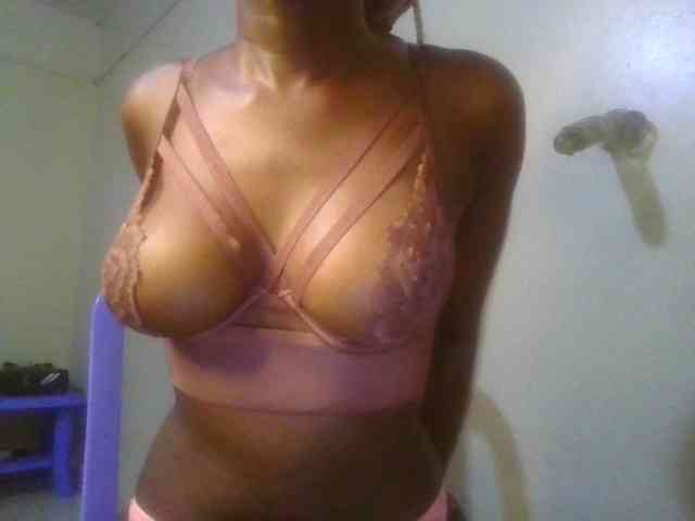 Brianasexy4u webcam