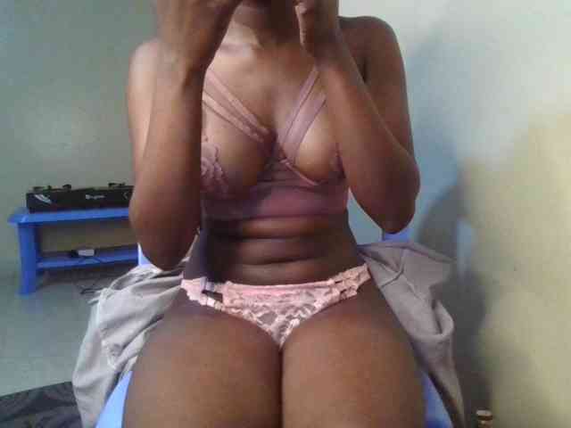 Brianasexy4u webcam