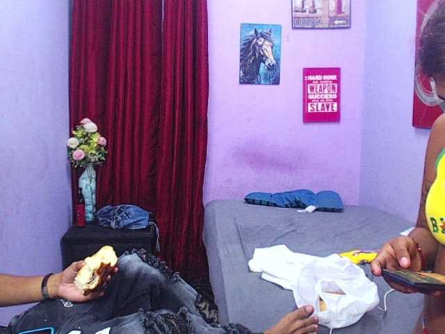 blacktwinks live cam on BongaCams