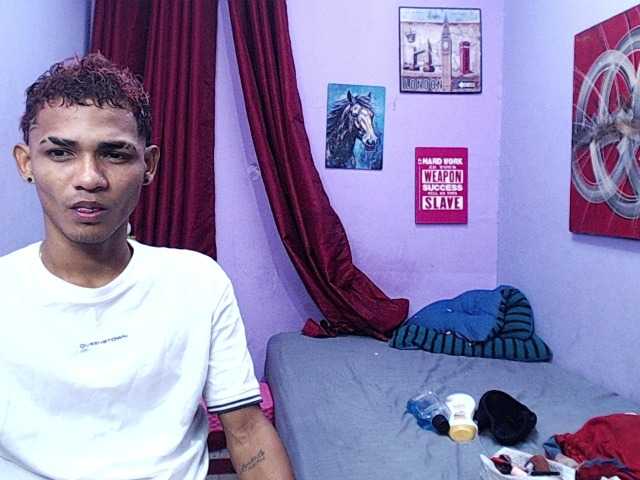 blacktwinks live cam on BongaCams