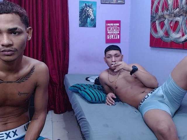 blacktwinks live cam on BongaCams