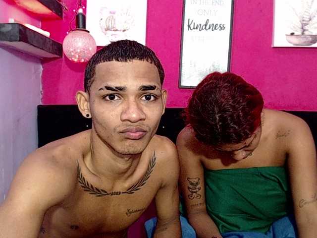 blacktwinks live cam on BongaCams
