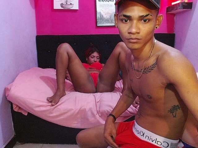 blacktwinks live cam on BongaCams