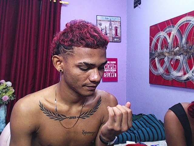 blacktwinks live cam on BongaCams