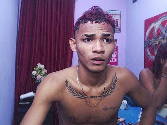 blacktwinks live cam on BongaCams