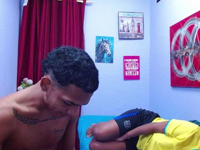 blacktwinks live cam on BongaCams