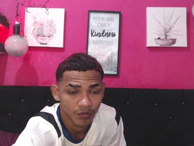 blacktwinks live cam on BongaCams