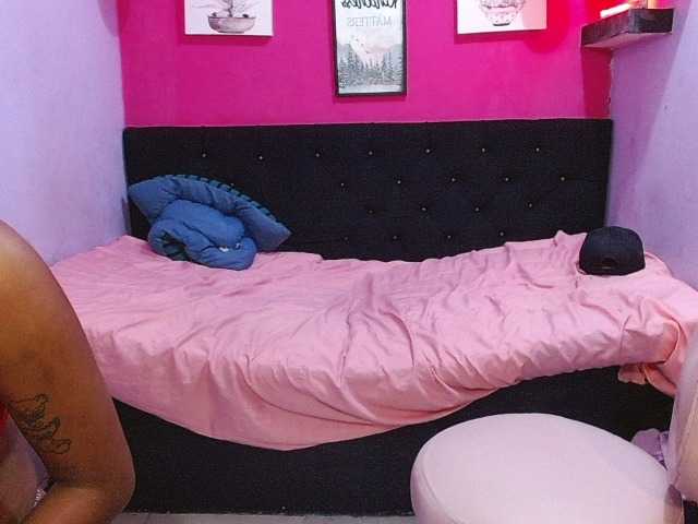 blacktwinks live cam on BongaCams