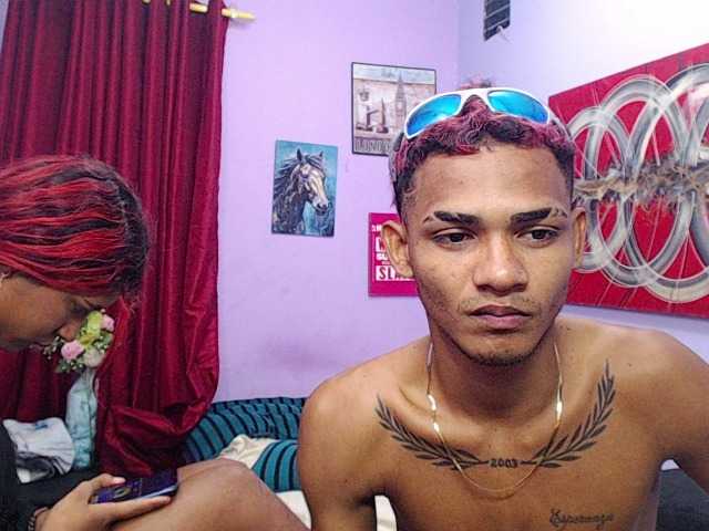 blacktwinks live cam on BongaCams