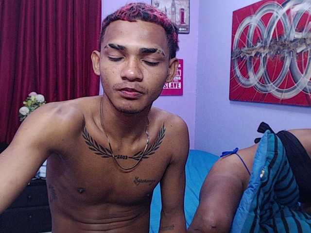 blacktwinks live cam on BongaCams