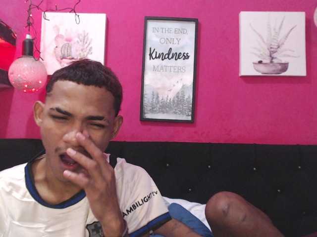 blacktwinks live cam on BongaCams